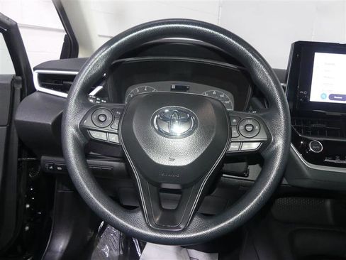 Used 2025 Toyota Corolla LE FWD image 29