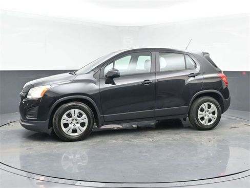 Used 2015 Chevrolet Trax LS w/ LPO, Cargo Package image 2