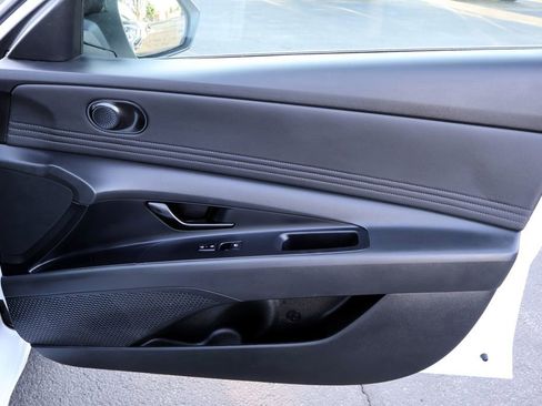 Used 2025 Hyundai Elantra Sport FWD image 16