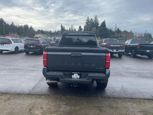 Used 2025 Toyota Tacoma TRD Off-Road image 5
