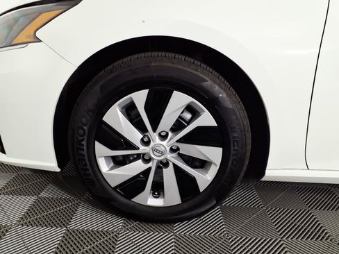 Used 2025 Nissan Altima 2.5 S FWD image 7