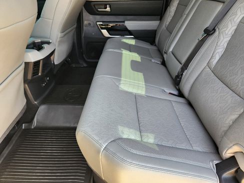 Used 2023 Toyota Tundra Limited image 32