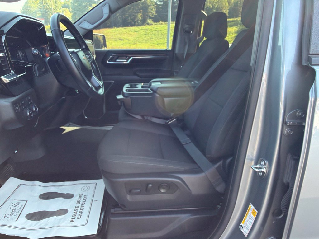 Used 2023 Chevrolet Silverado 1500 LT AWD/4WD image 26