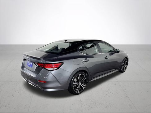 Used 2022 Nissan Sentra SR w/ Electronics Package FWD image 6