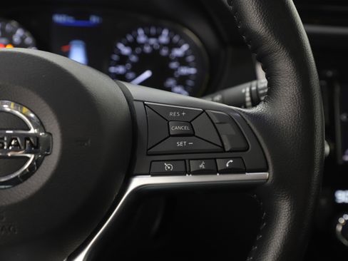 Used 2022 Nissan Rogue Sport SV image 26