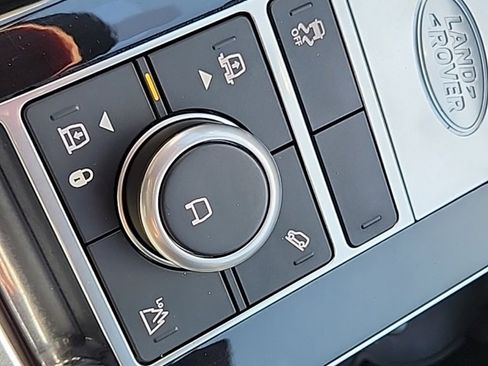 Used 2022 Land Rover Range Rover P525 Westminster Edition image 32