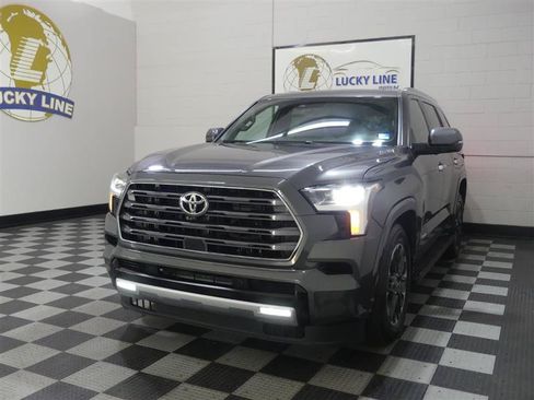 Used 2025 Toyota Sequoia Limited AWD/4WD image 4