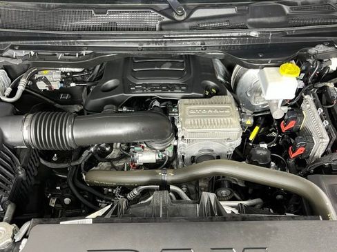 Used 2022 RAM 1500 Laramie AWD/4WD image 12