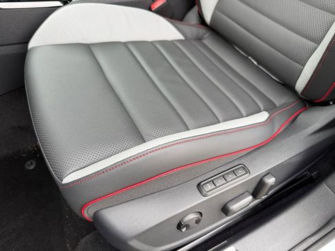 New 2026 Volkswagen GTI SE FWD image 15