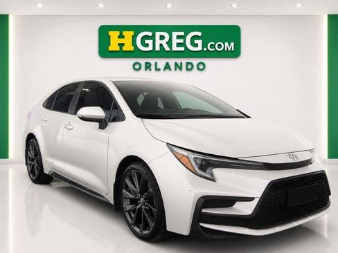 Used 2025 Toyota Corolla SE FWD image 4