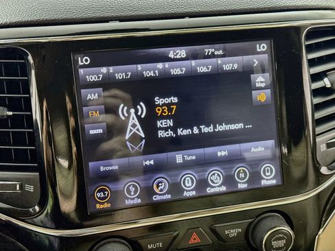 Used 2019 Jeep Grand Cherokee Limited AWD/4WD image 16
