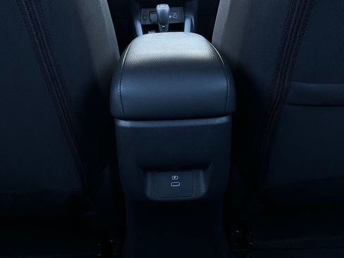 Used 2025 Nissan Versa SV image 10