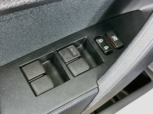 Used 2017 Toyota Corolla LE FWD image 12