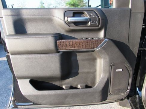 Used 2021 GMC Sierra 3500 Denali w/ Denali Ultimate Package image 12