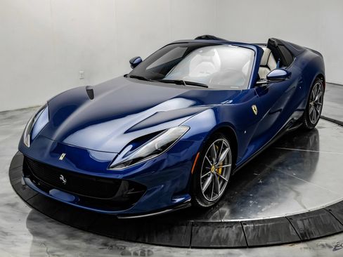 Used 2022 Ferrari 812 GTS RWD image 8