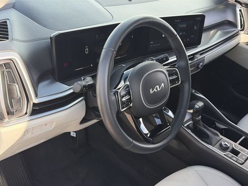 Certified 2024 Kia Sorento S w/ Panoramic Sunroof Package FWD image 17