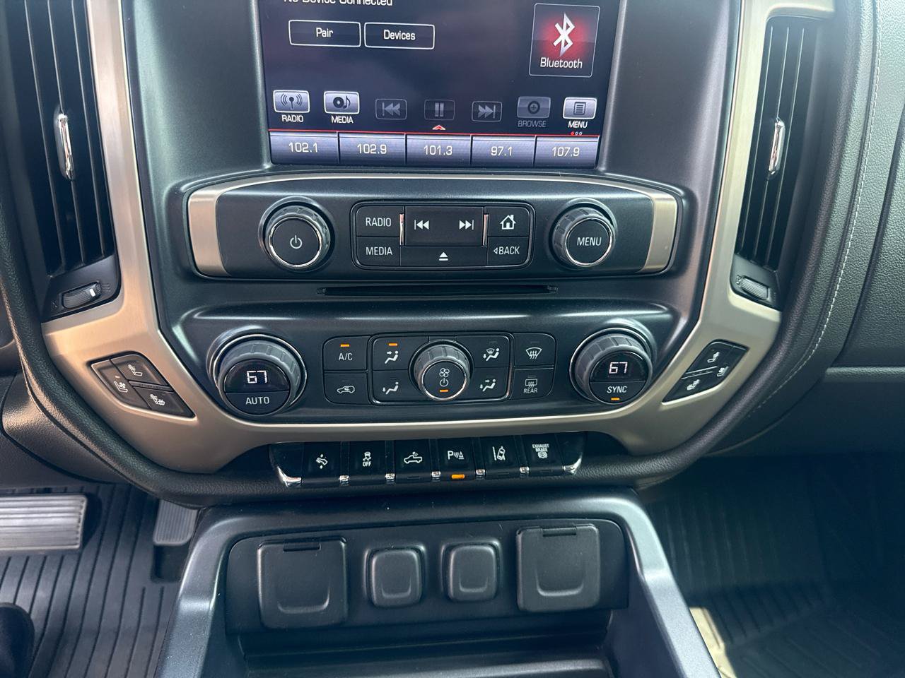 Used 2016 GMC Sierra 2500 Denali w/ Duramax Plus Package AWD/4WD image 18