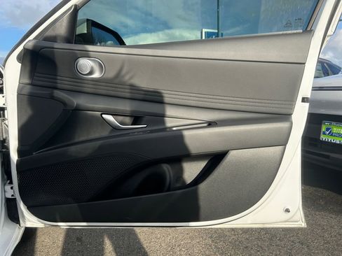 Certified 2025 Hyundai Elantra SEL w/ Cargo Package image 25