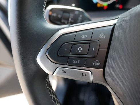 Used 2025 Volkswagen Tiguan S image 25