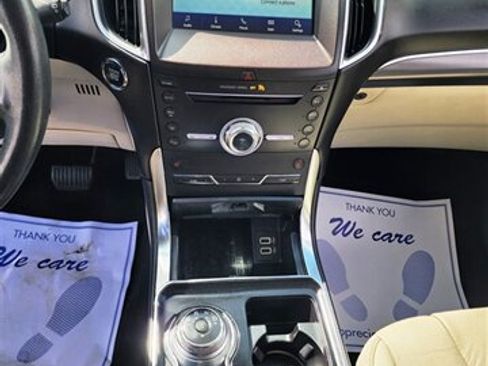 Used 2019 Ford Edge Titanium w/ Cargo Accessory Package image 18