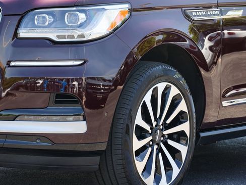 Used 2023 Lincoln Navigator L Reserve AWD/4WD image 25
