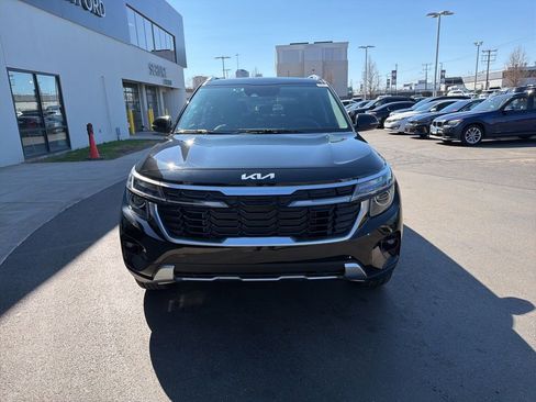 Used 2025 Kia Seltos EX w/ EX Sunroof Package image 3