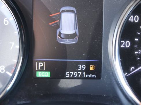 Used 2019 Nissan Rogue SV FWD image 23