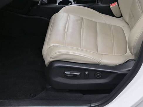 Used 2018 Honda CR-V Touring image 13