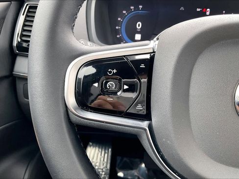Used 2023 Volvo XC90 B6 Ultimate image 21