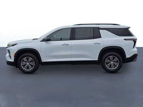 New 2026 Chevrolet Traverse LT w/ Driver Confidence Package FWD image 8