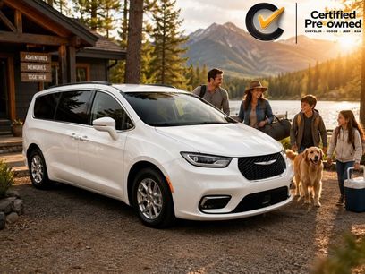 Certified 2022 Chrysler Pacifica Touring-L