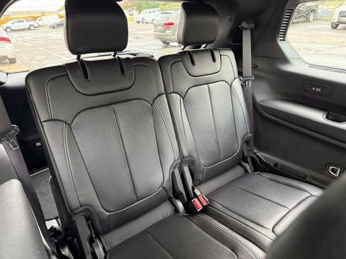 Used 2024 Jeep Grand Cherokee L Limited w/ Luxury Tech Group II image 10