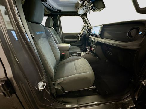 Used 2025 Jeep Wrangler Unlimited Rubicon 4xe w/ Safety Group image 31