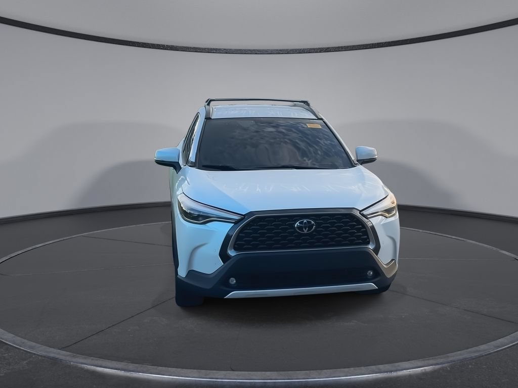 Used 2023 Toyota Corolla Cross XLE AWD/4WD image 3