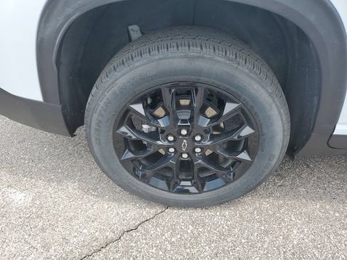 New 2026 Chevrolet Traverse LT w/ Midnight/Sport Edition FWD image 9