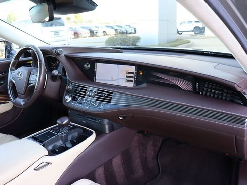 Used 2018 Lexus LS 500 w/ Interior Upgrade Package image 14