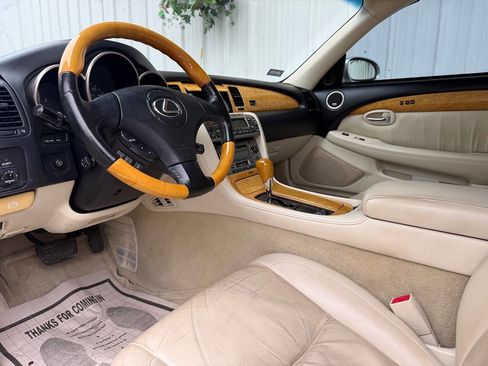 Used 2005 Lexus SC 430 Convertible RWD image 11