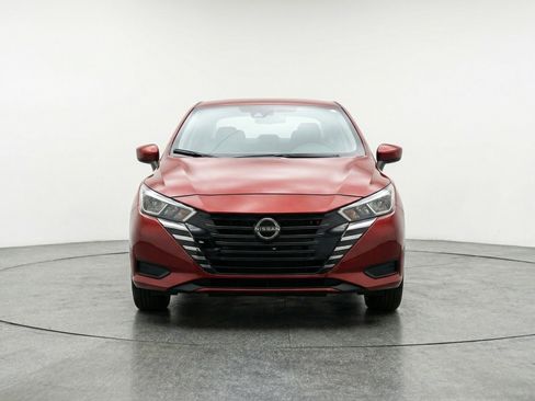 Used 2025 Nissan Versa SV image 2