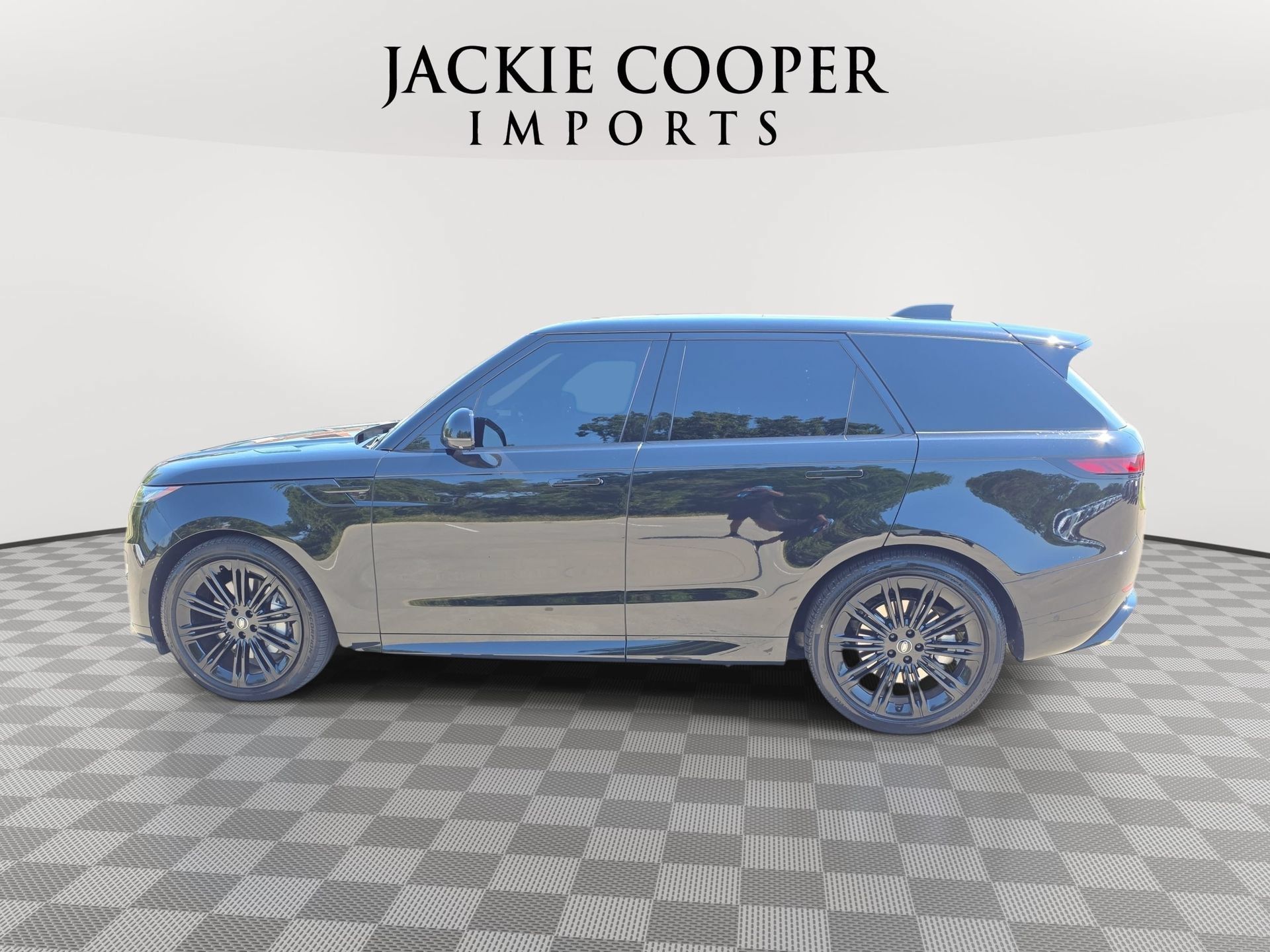 Used 2025 Land Rover Range Rover Sport Dynamic SE AWD/4WD image 8