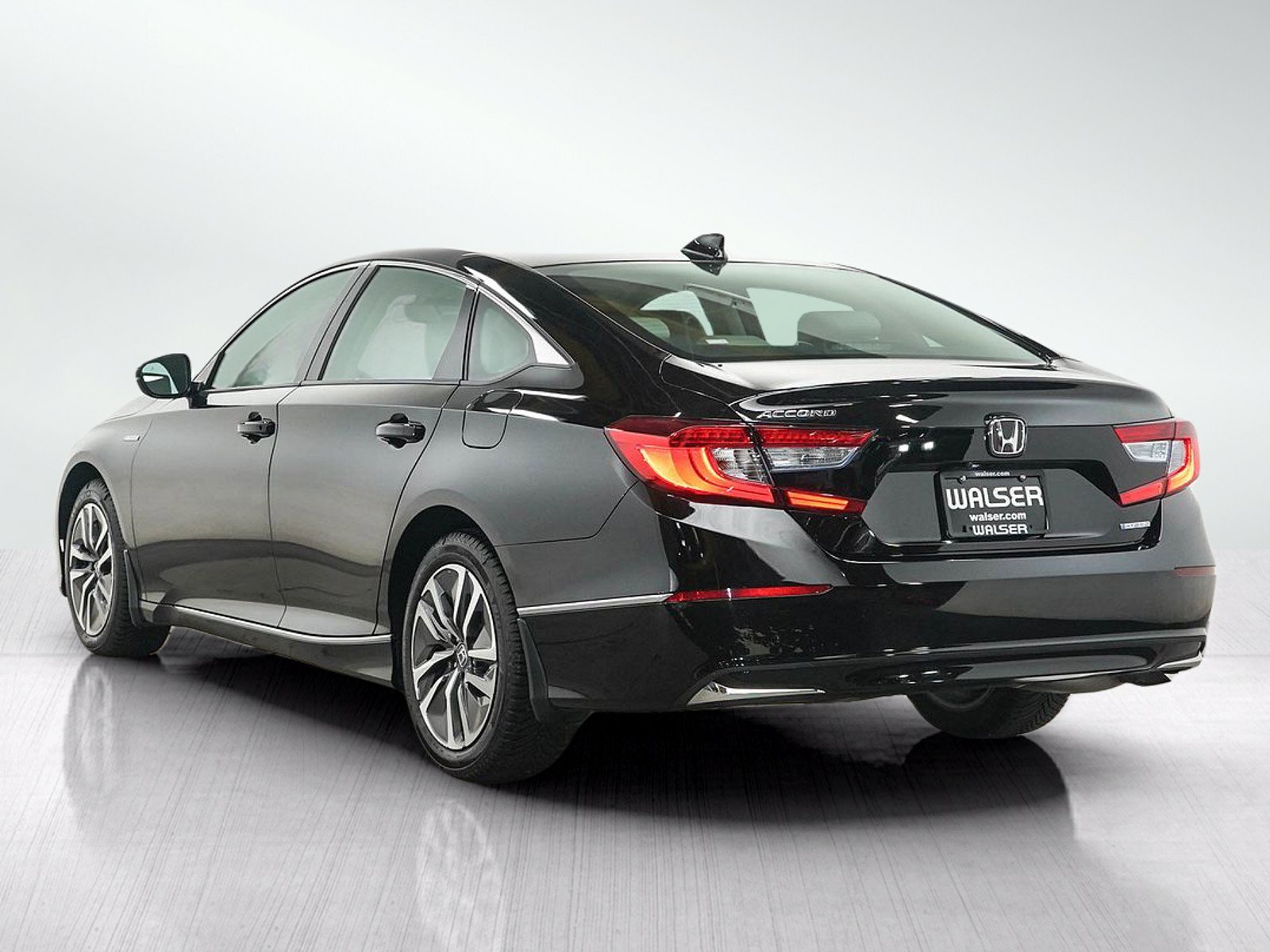Used 2018 Honda Accord EX-L image 3