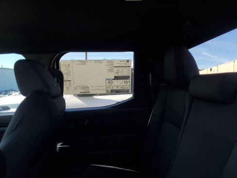 Used 2025 Toyota Tacoma SR image 10