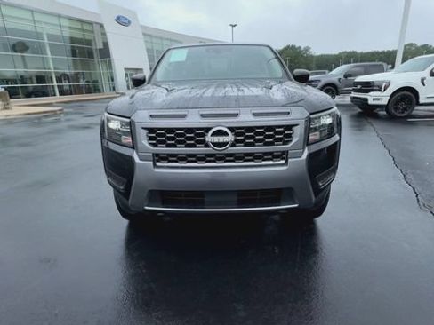 Used 2026 Nissan Frontier SV AWD/4WD image 3