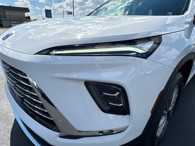 Used 2025 Buick Enclave Preferred AWD/4WD image 24