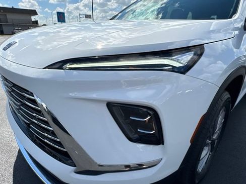 Used 2025 Buick Enclave Preferred AWD/4WD image 24