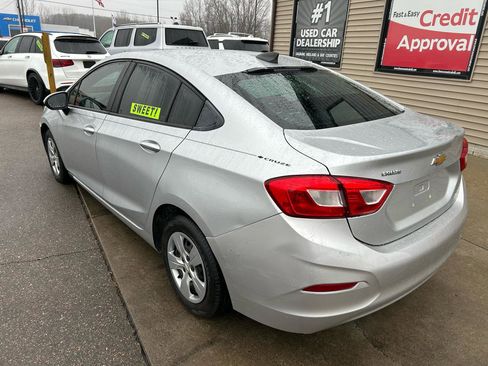 Used 2018 Chevrolet Cruze LS image 7