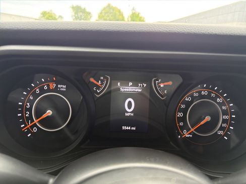 Used 2025 Jeep Gladiator Sport AWD/4WD image 20
