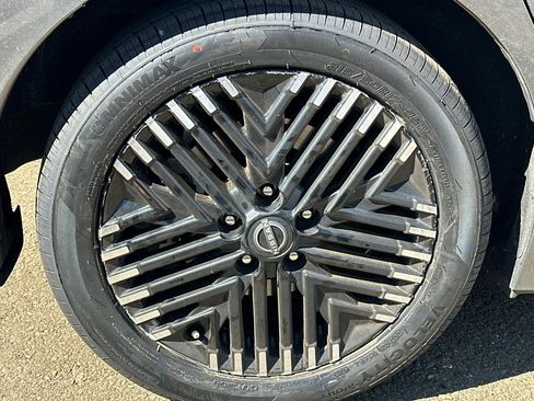 Certified 2024 Nissan Leaf SV Plus image 7