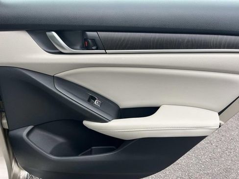Used 2018 Honda Accord EX-L image 22