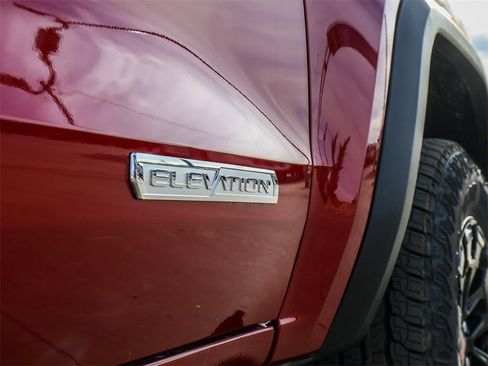 New 2026 GMC Canyon Elevation w/ Convenience Package image 10