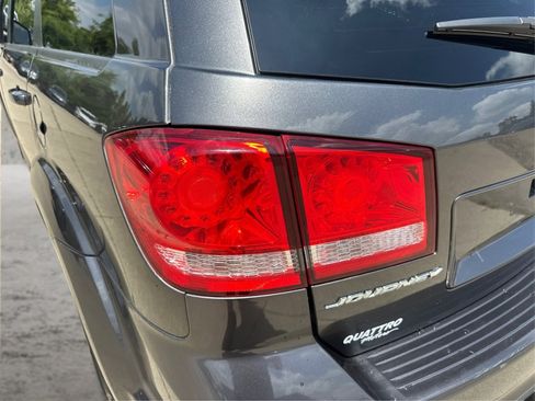 Used 2019 Dodge Journey SE w/ Connectivity Group FWD image 21